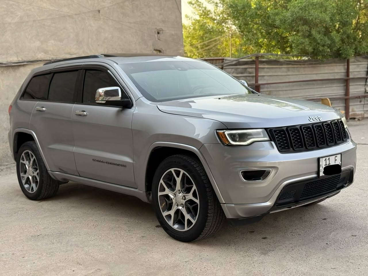 للبيع فقط 🔥

☎️ *********** السعر 168 مجال بسيط بيع فقط

🚘 جيب أمريكي لمتد موديل 2019
     اصل رقم بغداد بأسمي 
✨  سيارة جديدة كير مكينه كفاله برغي ممفتوح بيهن ميكانيك كهربائيات جاهزه من كلشي حجر صالنصه موجود بدون اي نواقص 

✅ فول المواصفات 1/1
✅ فور ويل 

🔹 محرك V6 3600
🔹 رقم بغداد الجديد 
🔹 بانوراما
🔹 شاشة كبيرة
🔹 رادارات جانبية 
🔹 حساسات خلفية
🔹 كشنات جلد كهربائية
🔹 صندوق كهربائي
🔹 ستيرن كهرباء مع خزن ميموري كشنات 
🔹 تبريد مقعدين

📝 السيارة بيها أربع قطع صبغ ثنين مال حادث أمريكا وثنين هنا نصبغن بل عراق أثر ضرر بسيط
ملاحضه الشواصي بيهن تصليح بسيط سبب حادث أمريكا بدون كص صور الحادث ول سونار ول تفاصيل كامله بل منشور 

✨ باقي مواصفات فئة المتد المعروفة. بيع فقط 

📍 مكان السيارة: بغداد – الدوره الزيتون قرب الصحه بغداد, العراق
