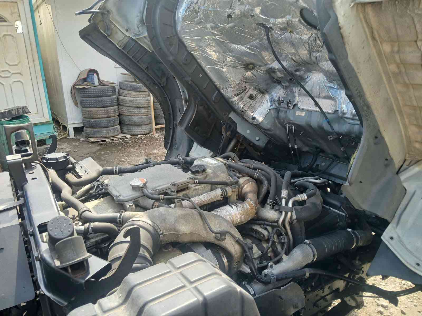 كابسه هينو شيطان مكينه ٥ سلندر  ١٠ مكعب مكفول كفاله عامه من الصبغ دبل شمسيه ماشيه ٨٠ الف تخم تاير جديد تبريد شغال 
دخول جديد ممفيس مامشتغل في العراق 
بغداد النهضة شارع الظلال 
***********
