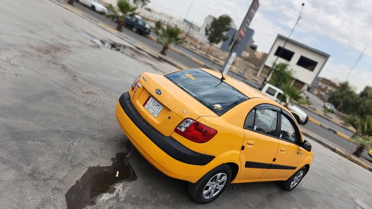 سلام وعليكم شباب كيا ريو برايد موديل 2009 كير توماتيك. مكينه 16 جوم كهرب تحكمات استيران هيئه 50 الف غرامات صفر شرط التحويل بل موصل السياره بدون ضرر السعر 78 وبيها مجال للطيبين الاستفسار اكثر عل رقم ***********
