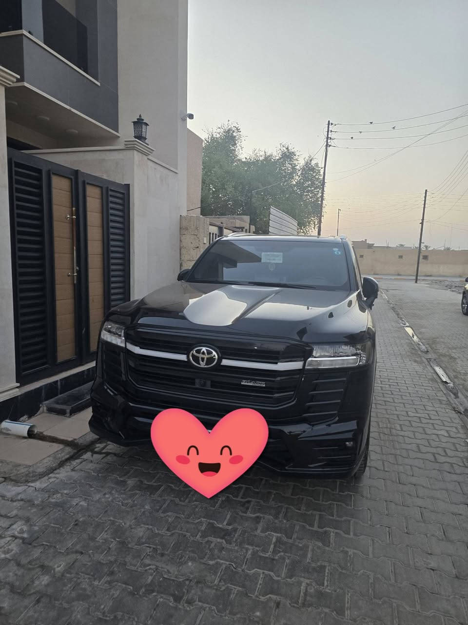 لاندكروزر بلاك ادشن • ٢٠٢٥ • الطارمية