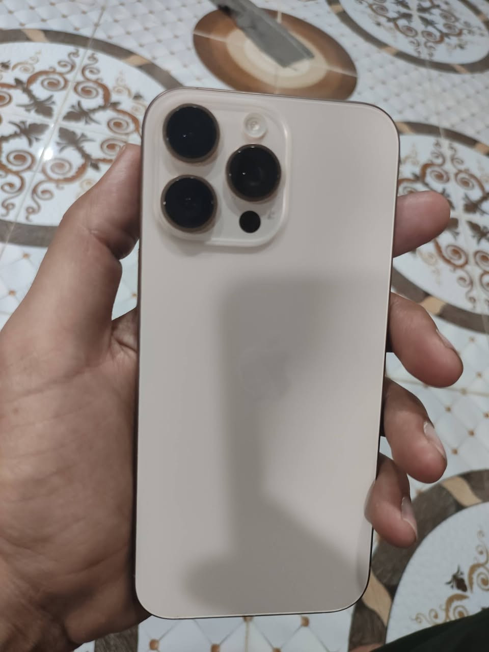 آيفون ١٦ برو ماكس • ٢٥٦ • بطارية ٩٢