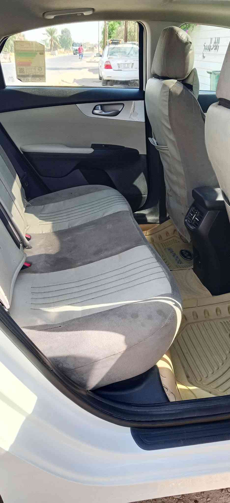 سلام عليكم سيراتو موديل 24 فول مواصفات رقم بغداد 
تبريد قطعتين
 فتحه بل قماره
 اشاير مري
 مري شفط 
ماشيه 46 الف k سياره كفاله عامه
 ما عدا شبر بل بنيد بارد
 وشخط باب خلفي
 عنواني بغداد المحموديه ناحية الرشيد
سعرها 175 بيها مجال ***********
