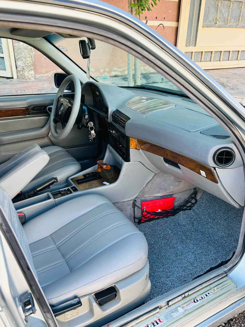 بي ام موديل 1995 🚗***********
محرك 25 دبل فانوص كيرومحرك تبريد كير بشرط سعرها 78
لون سلفر كلير عام بدون ضرر مكفولة كفالة عامة 
رقم اربيل سنوية رقم هزة جديد بسمي لحد 31 
سيارة فول فول مابيها نقص من كل نواحي 
مكان سيارة كركوك كركوك, العراق
