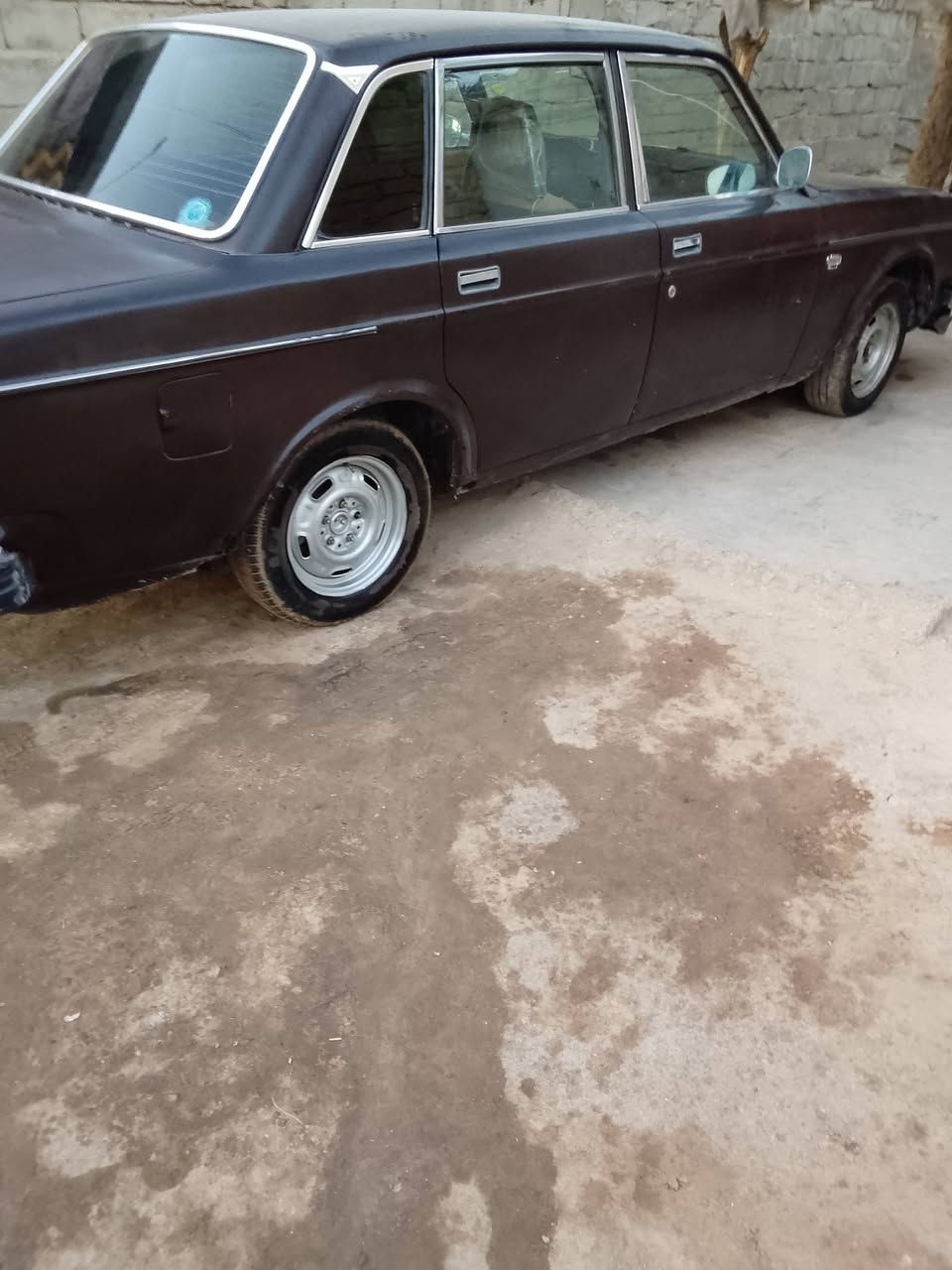 بسبب الوعود الكاذبه اعيد النشر
اسلام فالفو موديل 79 للبيع 
بسبب ضروف مستعجل على بيعته 
سياره جاهزه من كلشي السعر 16$
للتواصل اتصل على ***********
