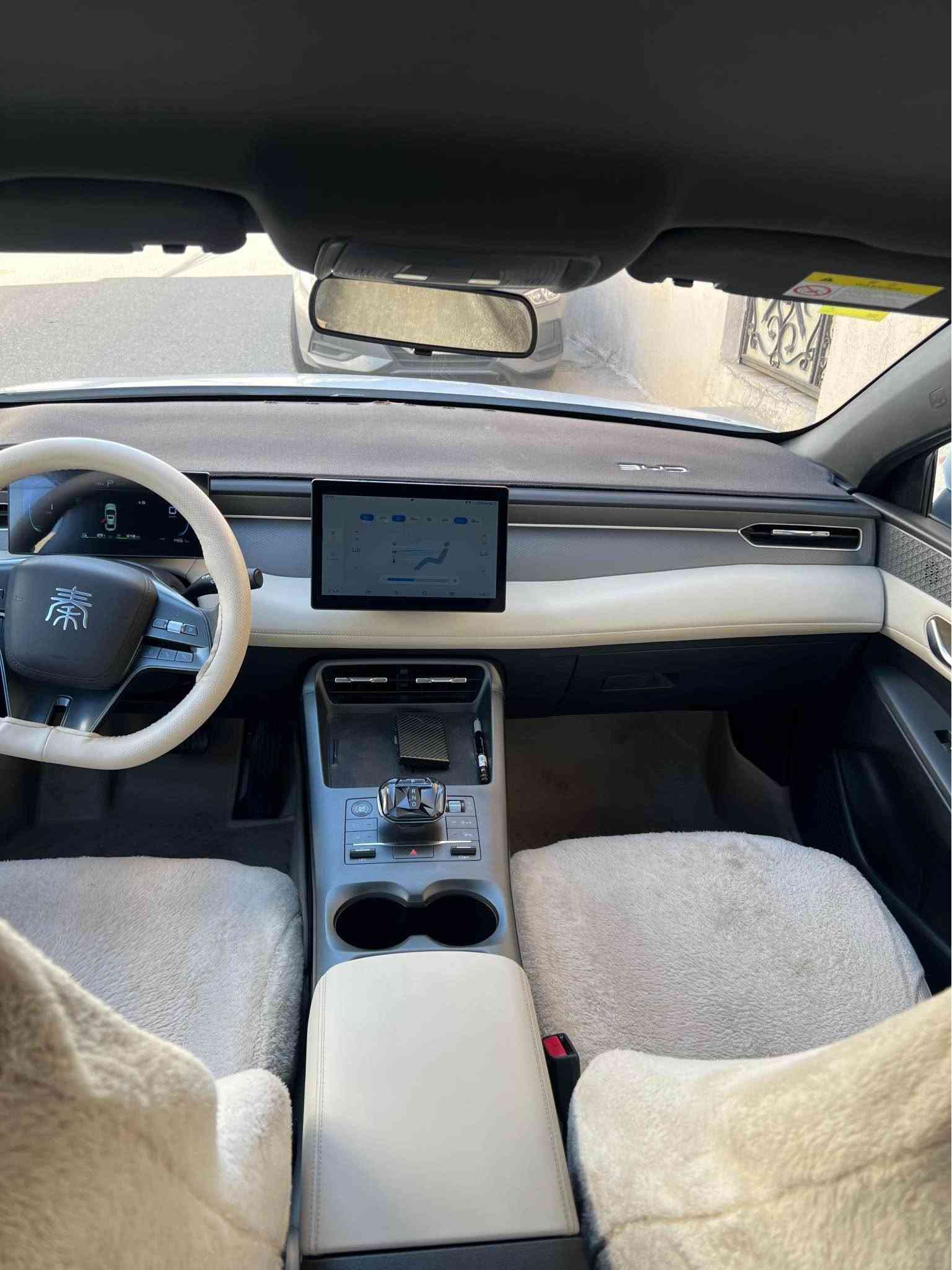 کوردی & عربی
BYD Qin plus 2025
 ناو زەرد 
تەنها ١٤ کم رۆشتیە 
بێ بۆیاغ و بێ سارد
لەهەولێرم
هیچی نیە 
فول ماسەفات
******
داخل کریمی
ماشی ١٤ کم 
بدون صبوغ وبدون بارد
باربیل مابی ای شی سیارە
فول ماصفات

***********  واستئاپ أربيل, العراق
