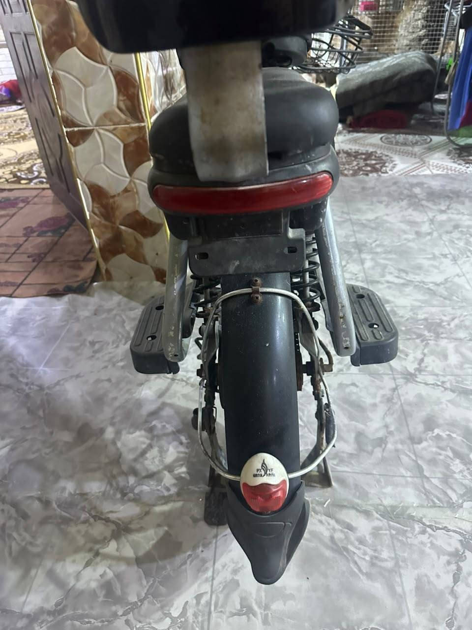 العنوان البصره أبي الخصيب  باب عباس  رقم الهاتف *********** ملاحظه الدراجه كهربائيه  نضيفه جدا بس نقص  بطاريات  فقط  السعر المطلوب ذ 250 الف وبيها مجال شويه
