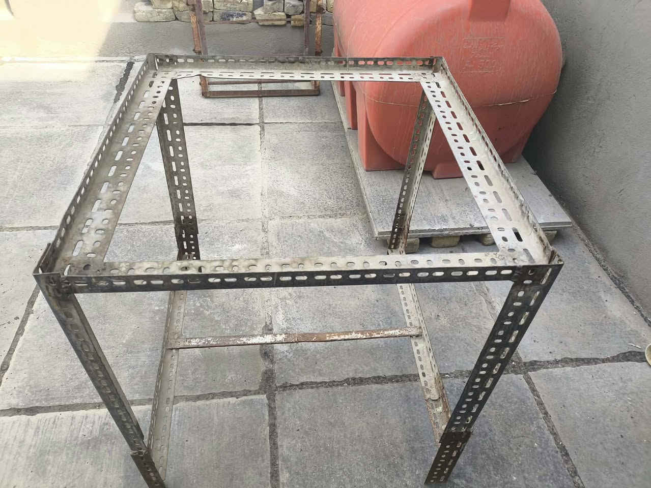 ميز مبردة • صندوق مكيف