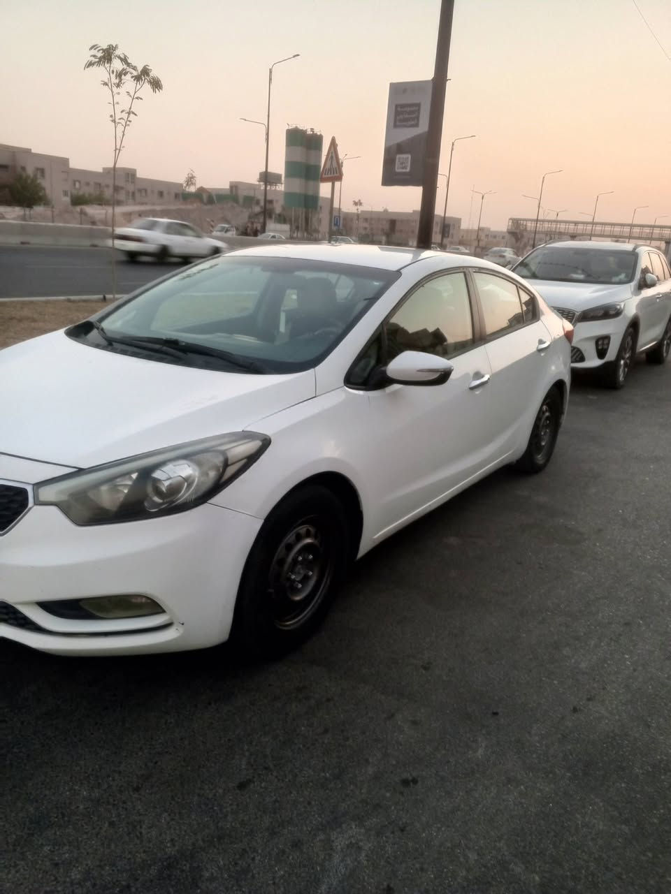 سيراتو 2013 محرك 1600 بيه قطعتين ونص صبغ سياره جاهزة من كلشي السعر 86 وبيه مجال قليل مكان السيارة النجف للأستفسار  *********** @@
