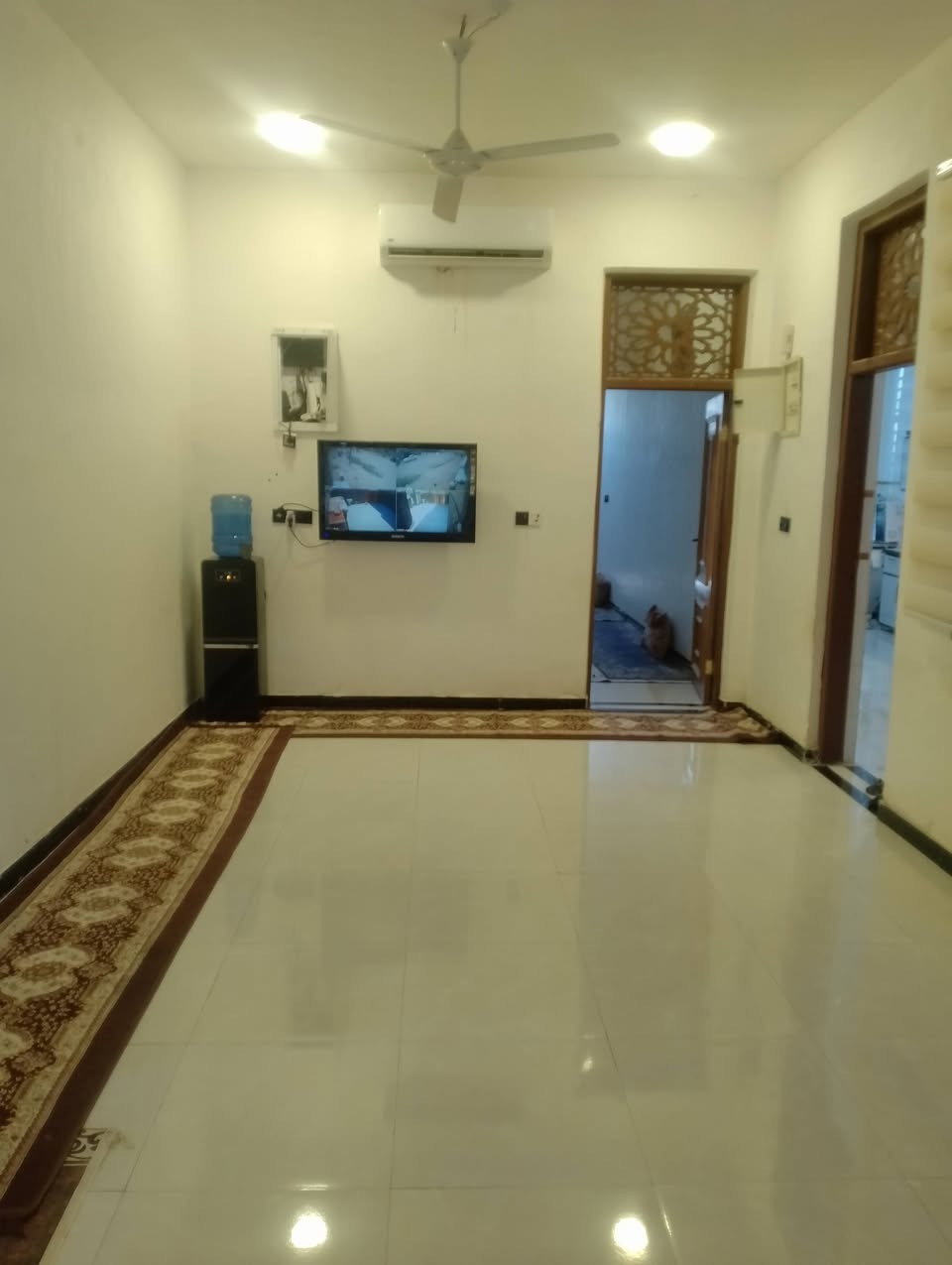 سلام عليكم بيت للبيع قرب جامع ابو عباس تقاطع بني زيد مساحته ٢٩٠م بناء ٢٠٢٣ سعره ٣٠٠ اي استفسار ***********
