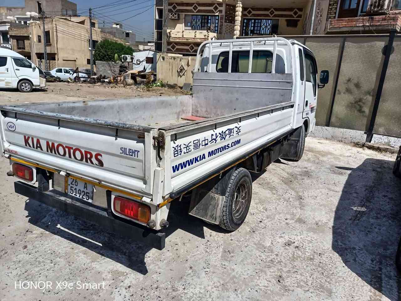 كيا حمل موديل 2000 للبيع
السيارة جاهزة وبأسمي تحويل مباشر
 رقمها صلاح الدين السعر 80 ورقة وبيها مجال
العنوان بغداد
واي استفسار الاتصال ع رقم الهاتف***********
