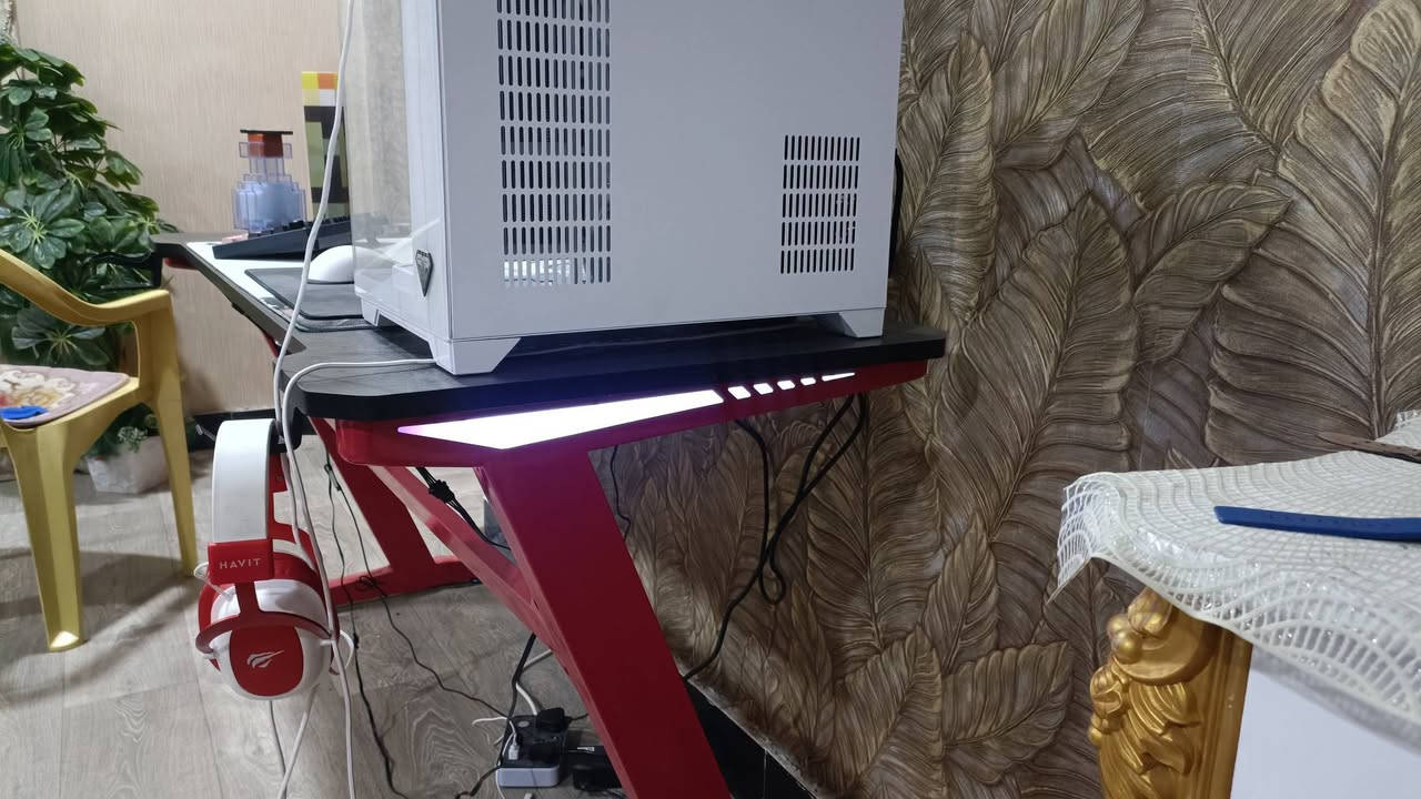 ميز العاب • ١٥٠×٦٠ • إضاءة RGB