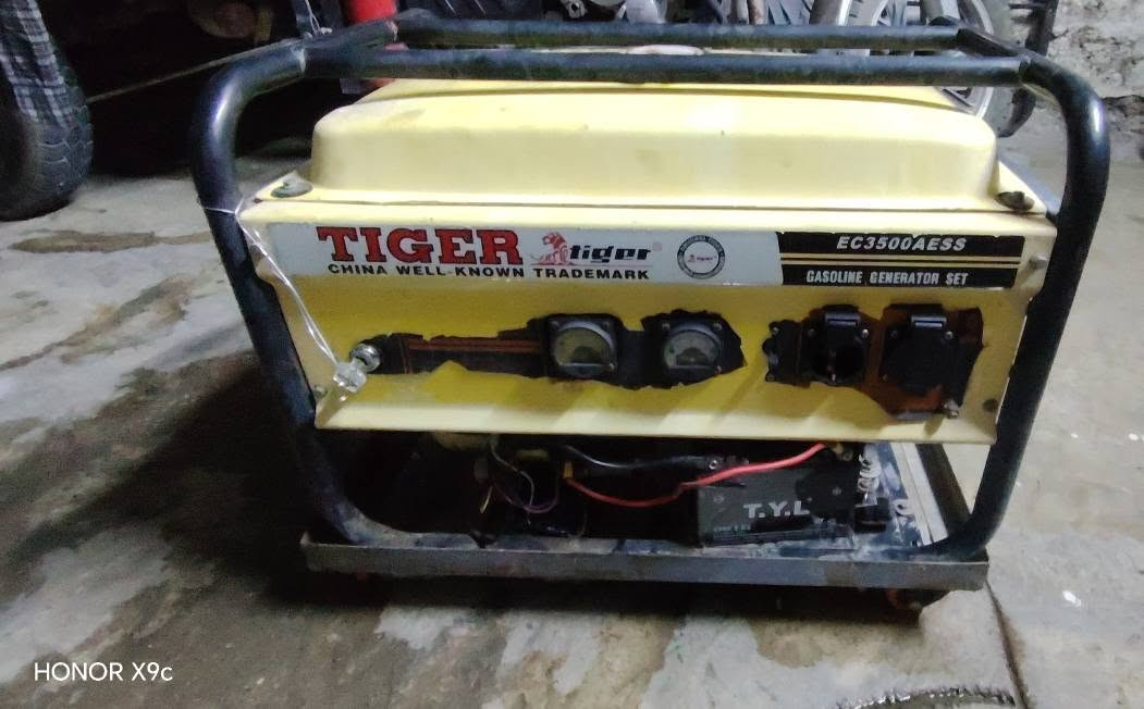 السلام عليكم
مولده نوع تايكر TIGER شغال أي عيب مابي
شرط التوليد سلف شغال
للبيع السعر 120 الف وبي مجال
للاستفسار الاتصال على الرقم ***********
العنوان كركوك اسرئ مفقودين كركوك, العراق

نص مكتوب في الصور:
- HONOR X9c