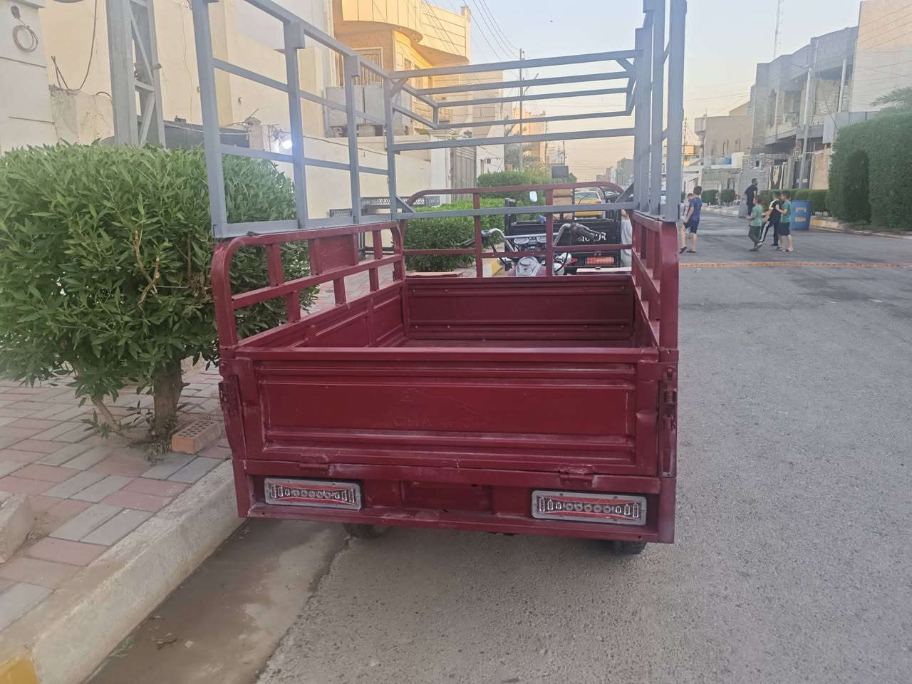 السلام عليكم
ستوته للبيع نظيفه المكان رمادي 
للتواصل واتساب ***********

