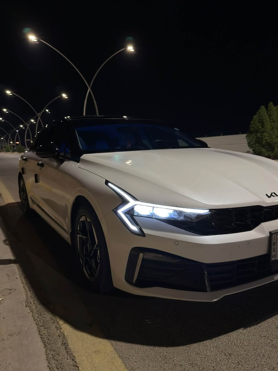 � للبيع كيا K5 EX موديل 2024 خليجي
✅ محرك 2500 GDI

✅ ممشى 49.000 كم

✅ وارد خليجي وكاله اكدال 

✅ رقم أربيل

✅ هزة وسنوية جديدة لحد 2027

المواصفات:

▫️ سقف بانوراما

▫️ كاميرا خلفية

▫️ مستشعرات وقوف

▫️ حساسات ضغط الإطارات (TPMS)

▫️ نظام مراقبة النقطة العمياء

▫️ نظام المفتاح الذكي (Smart Key)

▫️ تشغيل عن بعد

▫️ صندوق ذكي

▫️ مثبت سرعة

▫️ كشنات جلد

▫️ داخلية لون بيجي

▫️ فرامل يد إلكترونية (بصمة) مع Auto Hold

▫️ مصابيح أمامية LED

▫️ فتحات تكييف للمقاعد الخلفية

▫️ مرايا جانبية كهربائية

📌 السيارة خليجي وليست أمريكي

📌 كلين من التبديل

📌 بيها بعض المعالجات التجميلية البسيطة (PDR) ومصلحات خفيفة

📌 جاهزة للفحص بأي مكان
السعر 215 وبيه مجال بسيط 
***********
العنوان الانبار الرمادي
