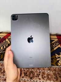 ايباد ١١ برو • ١٢٨ • بطارية ٩٢٪