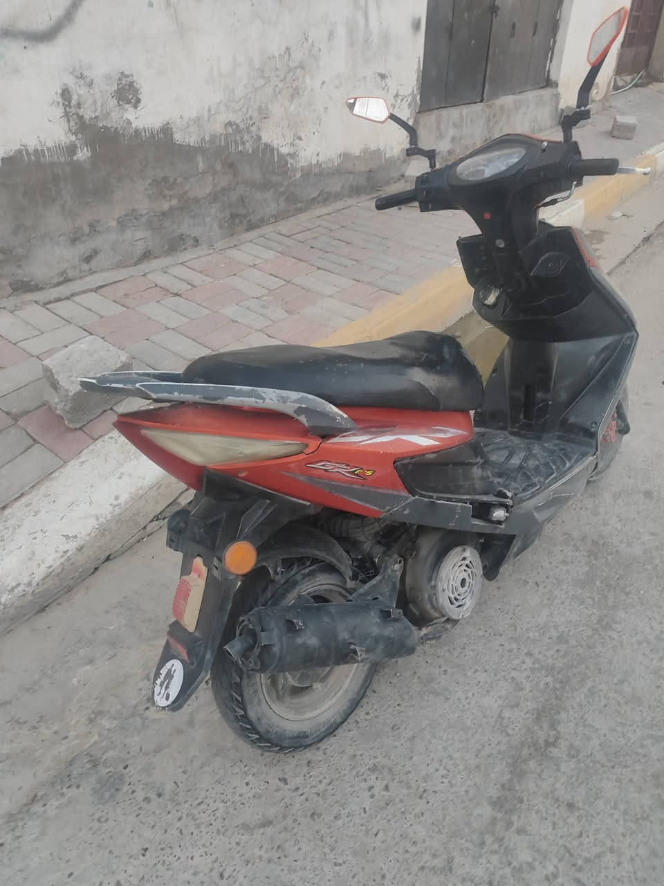 صبحكم الله بالخير سايم نحله شغال بس يرادله ترتيب
 صلف هندر كهربائيات شغاله محرك نضيف السعر 375 واتساب ***********
