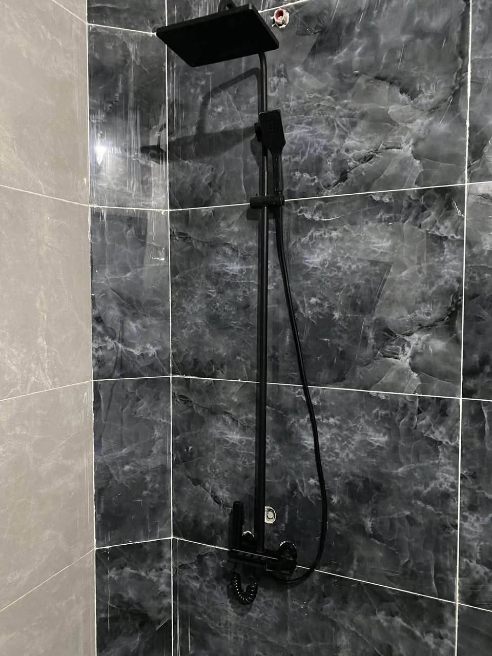 اليوم العمل في حي الخضراء
تشطيب خلاطات +مقاعد غربي +مغاسل 

+خلاطات حديث  مرحله اخيره من العمل

وعملنا تاسيس صحيات عام كركوك اخوكم 

سعودي 

***********
