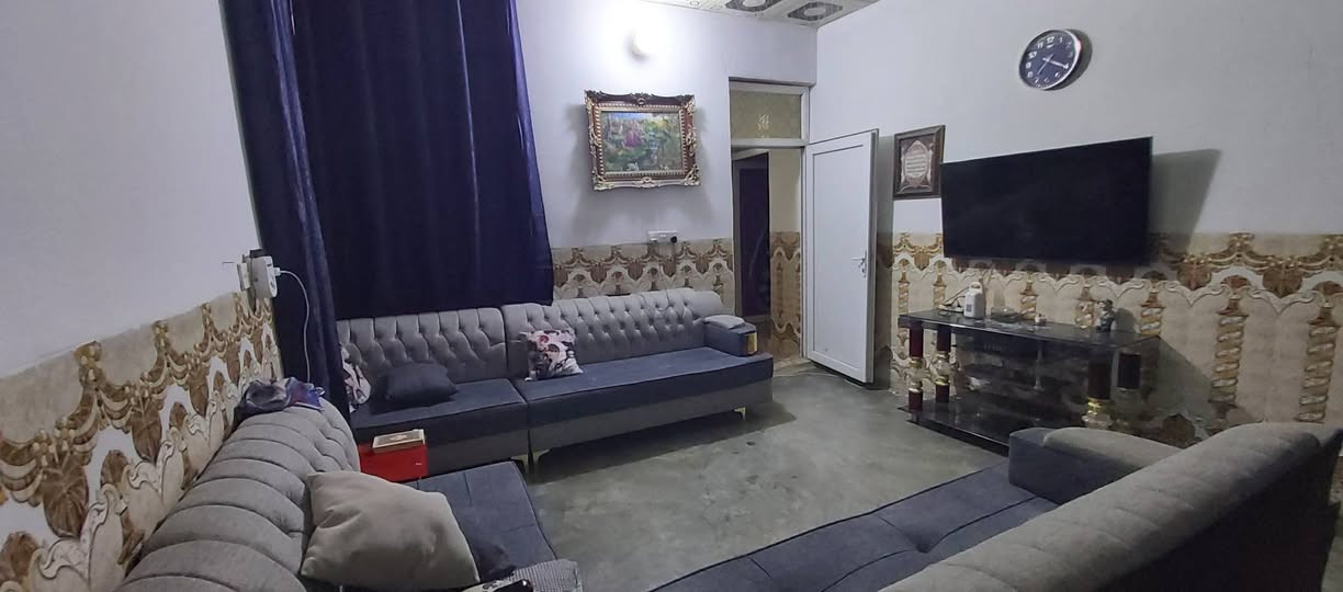 دار للبيع صلاح الدين قضاء العلم تل السوق العليا يتكون من ثلاث غرف نوم واستقبال وموزع ومطبخ وحمامات داخليه وخارجية مساحة الأرض ٣٦٠م تتوفر جميع الخدمات في المنطقه من ماء وكهرباء وخطوط مولد السعر ٣٣ مليون وبي مجال الاتصال على الرقم ***********
