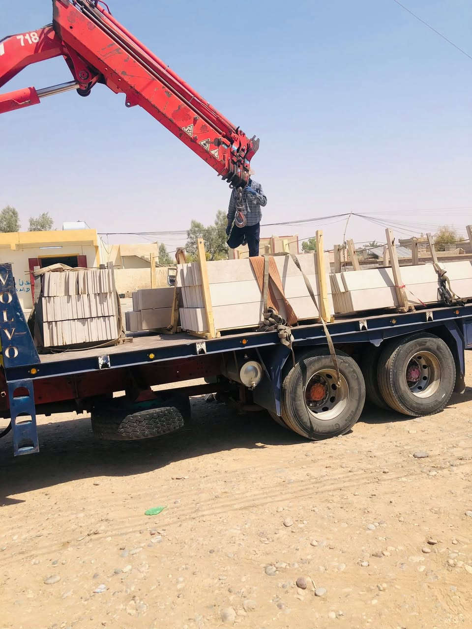 حجر ( حلان ) + مرمر + سمنت ابيض + مادة درز حلان  + سكلات  + دريلات + مولدات + وهلا بالكريب 
#شاطي_الجدر 
#للاتصال ***********
