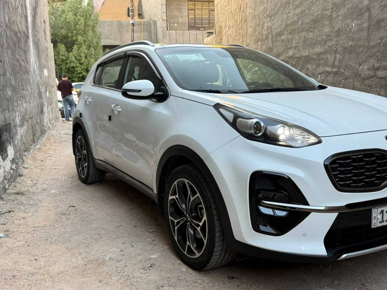السلام عليكم
سبورتج ٢٠ جيتي لاين ماشية ٤٩ ألف حقيقي
سيارة كلش جديدة غرفتها ودواخل كلش حلوة أمانة الله شركة. وطلعاتي كلش قليلة بيها تخم تاير جديد باتري جديد كوري أصلي ابو ضمان. مكانة بغداد الدورة شارع ٦٠
سعرها ٢٠٠$وبيها شي بسيط. رجآ بياع شراي لاتتصل رحمة لوالديك. ***********
