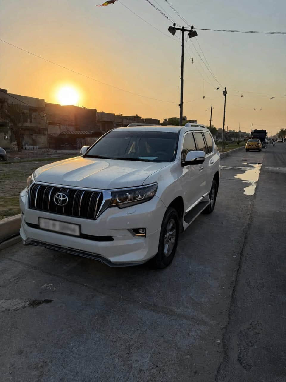 سلام عليكم برادو موديل 2019
• محرك 4.0 لتر V6

• 6 سلندر

• قير أوتوماتيك 6 سرعات

• دفع رباعي 4×4

• تشغيل بصمة

• دخول ذكي Smart Key

• تشغيل عن بُعد

• فتحة سقف

• مقاعد جلد

• مقاعد كهربائية

• تبريد وتسخين المقاعد الأمامية

• شاشة وسطية

• كاميرا خلفية

• حساسات أمامية وخلفية

• مثبت سرعة

• تحكم بالمقود

• تحكم كهربائي بالمرايا

• تحكم بالمكيف الأمامي والخلفي

• مكيف أمامي وخلفي

• 7 مقاعد

• جنوط ألمنيوم

• أنظمة ABS وVSC ومانع انزلاق

• 7 ايرباگات

الضرر تبديل باب الصدر اثر شجرة وكعت علية

وطخة بجاملغ الامامي الايمن

السعر 39 وبيها مجال

***********

