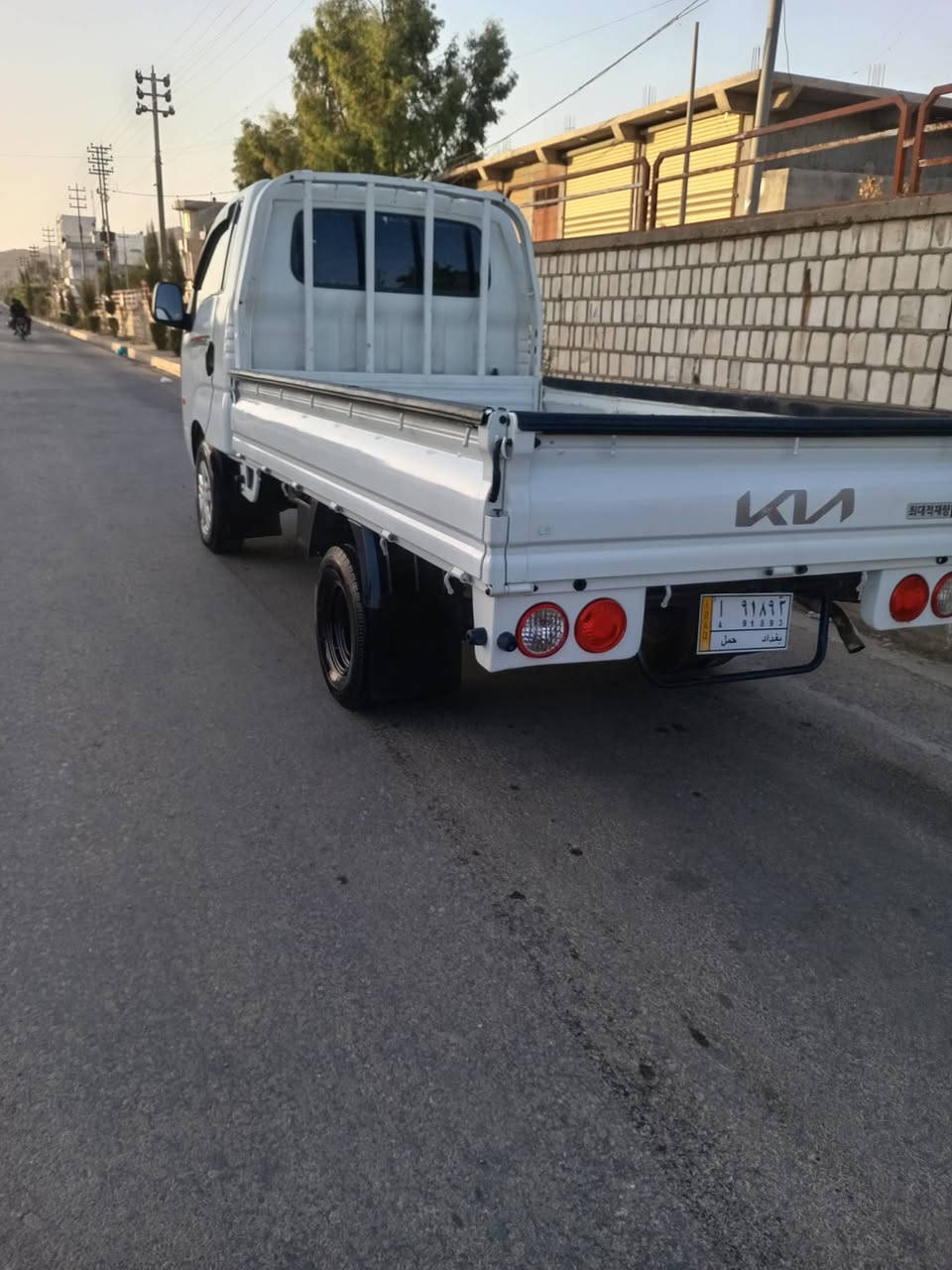 کیابڕاوە  2009مکینە ڕەش 3000سۆپەر  
سەیارەکە سفر سفرە قەترە ڕزیوی  نیە 
کەلەی سفر بۆدی سفر  شەنسی سفر
شەش تایەی  سفر  تایەکانی دوای کراوە بە گەورە بۆبار
شوینبڕاوەی باشترین  شیواز جاکراوە 
قەترە ڕزیویوو  ژەنگی نیە  
مکینەی  بغارو دوکەلی هیج نیە  
بریکوو تەبریدی مەزبوتە  
سەیارەکە زۆر زرۆ تازەیە  
شوین سید سادق  ***********
***********
