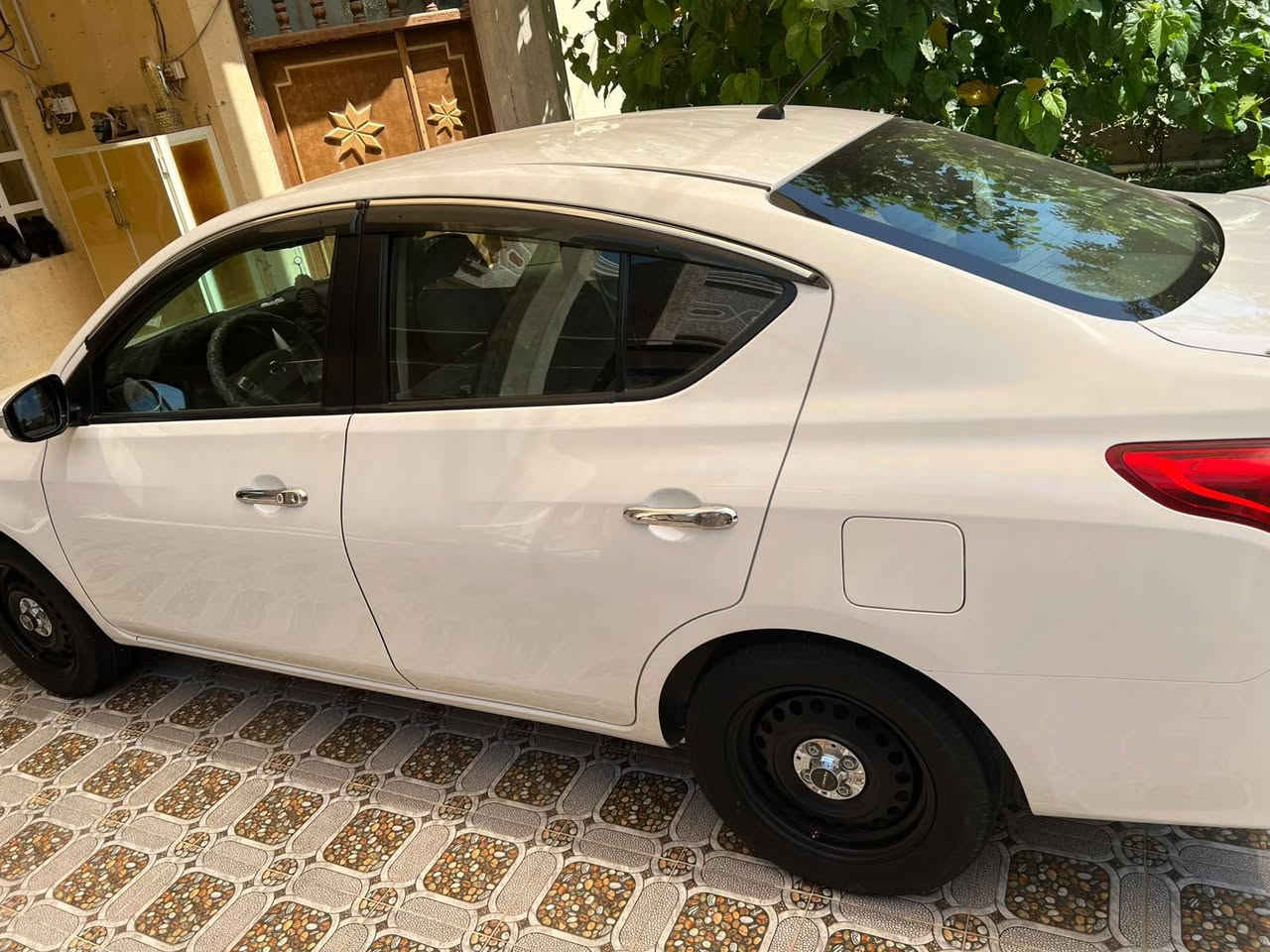 السلام عليكم
مكلف بلنشر الشراي اتصل 👌🏻
نيسان سني  ٢٠٢٥ رقم اربيل السيارة بسمي تحويل ثاني يوم 
السياره مكفوله كفاله عامه ماشيه  51الف تحكم استيرن جهتين شاشه حساس خلفي داخل عسلي أشارة بالمرايات و كهرباء  تبريد ثلج كير مكينه شرط مامفتوحات  
      السعر    118   بيهه مجال قليل  .... 
الاتصال  ***********
مكان السياره ديالى بعقوبة الحديد
