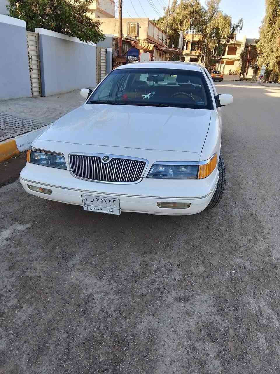فورد ميركوري كراند ماركيز موديل ١٩٩٥للبيع اومراوس سياره جاهزه ومكفوله كير مكينه تبريد فرشه داخل وفرشه صندوك كلها تمام رقم بغداد سنويه لل٢٩مكاني ديالى شهربان سعر ٧٥ورقه وبيها مجال 
سياره جناي  ***********
