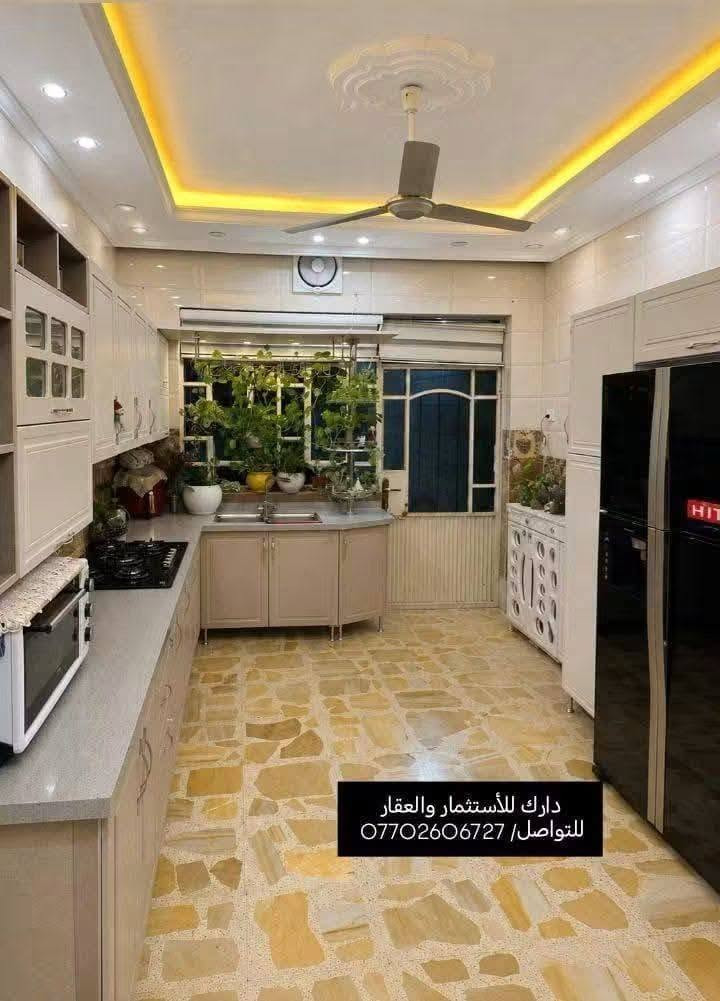 دار للبيع-موقعه البنوك الضباط موقع هادء
المساحه ( 150متر)
(الواجهه 7.5متر)(النزال 20متر)
يحتوي على :
-اربعة غرف نوم.
-كراج سيارات 
-صحيات خارجيه 
-استقبال.
-مطبخ كبير أنيق اثاثه كامل حديث 
-مطبخ حار معزول 
-صاله كبيره
-حولي كبير
-مخزن 
-ترك 
-بيتونه كبيره  
-سطحين 
ملاحظه/سنة البناء 2017
ملاحظه/لايوجد جار أمام الدار
ملاحظه/اثاث المطبخ كامل مع الدار

علماََ توجد لدينا عروض اخرى بمساحات مختلفه 

نستقبل عروضكم كافة وتسويقها مجاناََ

ونستقبل طلباتكم كافة وتوفيرها باسرع وقت 

للتواصل والاستفسار شركة كل العرب 
موقعنا-البنوك شارع الكنيسة مجاور روضه البنوك الأهلية 
أو الاتصال على الارقام:
***********
الشركه مجاز رسميا من قبل غرفة تجارة بغداد.
شهاده وكيل عقاري معتمد من منصه عقاري
