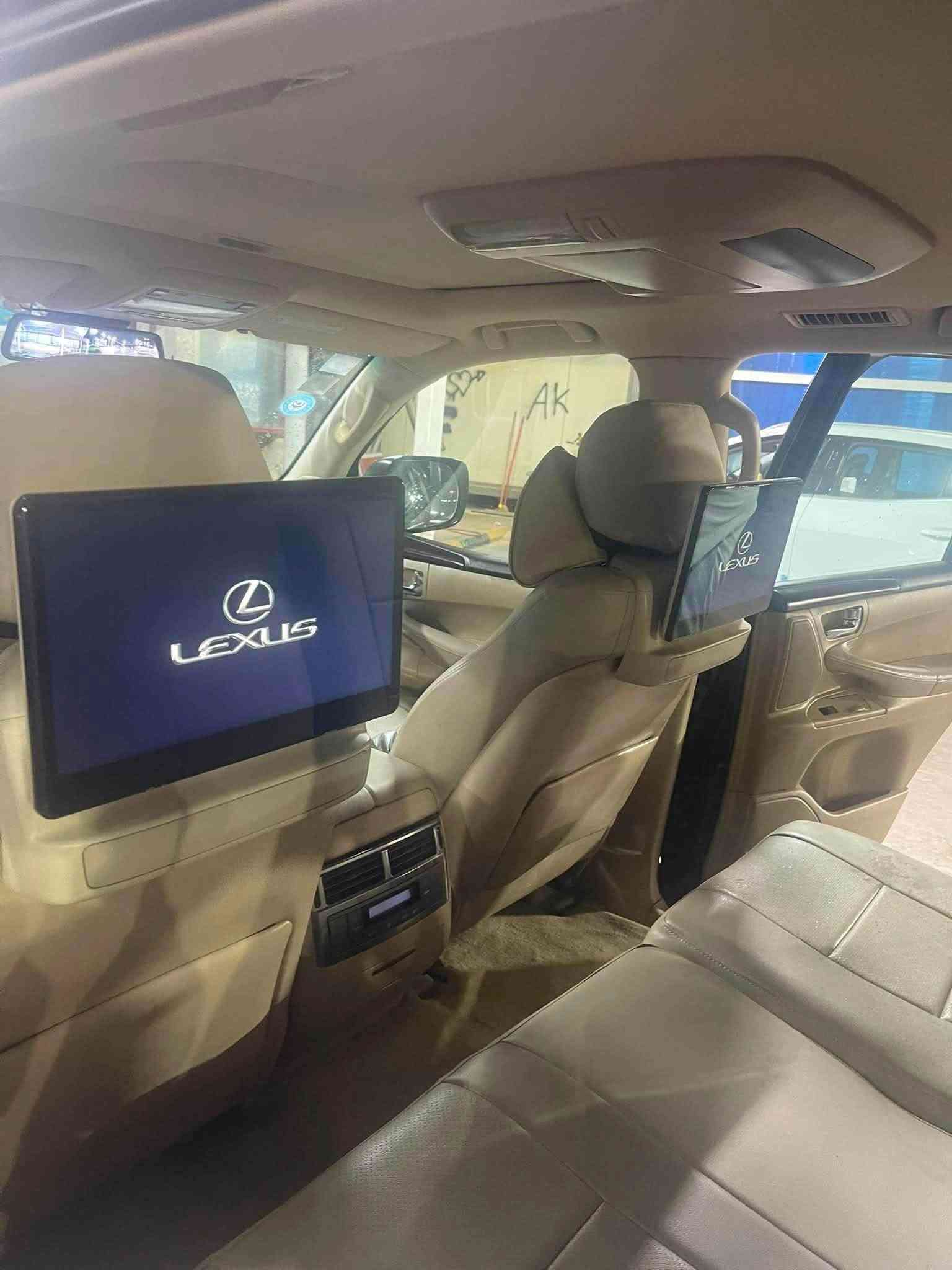 سيارة لكزز سوداء موديل 2011 LX 570 فول اوبشن نظيفة جدا رقم مميز بغداد ٤ ارقام بسعر ٥٥ مليون دينار عراقي ( ٣٥٠٠٠) الف دولار امريكي / صبغ دعاميات فقط للجمالية  ماشية ١٣٨ الف كم / ٥ تايرات جديدة / بطارية جديدة / سيرفس جديد / شاشات  لكزز عدد ٣ 
للبيع فقط بدون مراوس 

للتواصل مع مالك السيارة :-
الدكتور حيدر عباس
*********** بغداد, العراق
