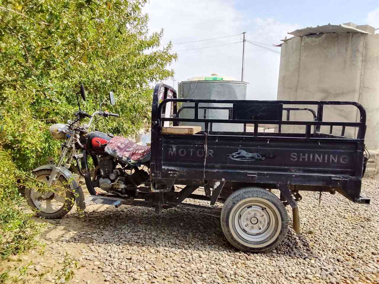 #مكلف ب نشر
السلام عليكم يوجد ستوته للبيع ستوته خير من الله نضيفه شرط لاصرف ولا بخار محرك نضيف شاصي بلادي شرط گاردن نضيف تايرات نص عمر 

السعر: 750 وبيها مجال حگ الجيه 

تفاصيل اكثر اتصل 

***********
