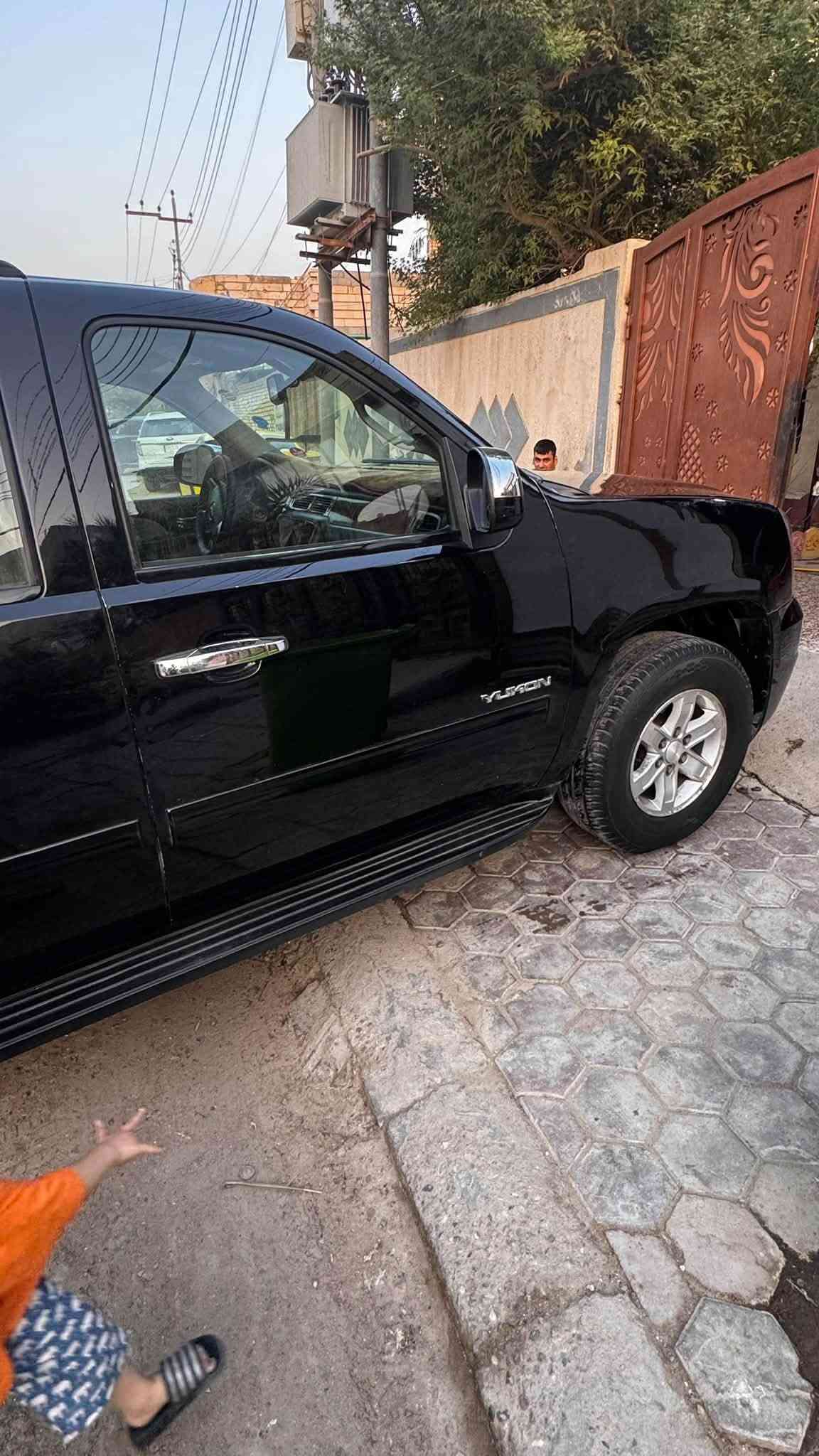 يوكن ٢٠١٣ اصل مكفول من الضربه بيها فقط رباع البيبان وصبغ بجاملغ امامي رقم بغداد تحويل مباشر كشنات ملكي عنوان البصره ***********
