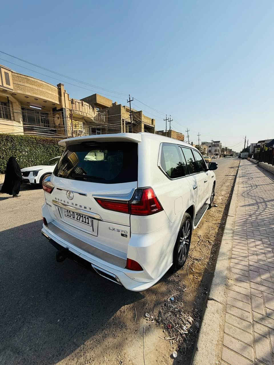 لاندكروز لكزز 2021 كفاله 
بسعر مناسب ونقد 
تحويل شرط باسمي 
في بغداد السعر 635 مجال بسيط 
*********** 
مراوس بسياره اقل لان محتاج مبلغ بغداد, العراق
