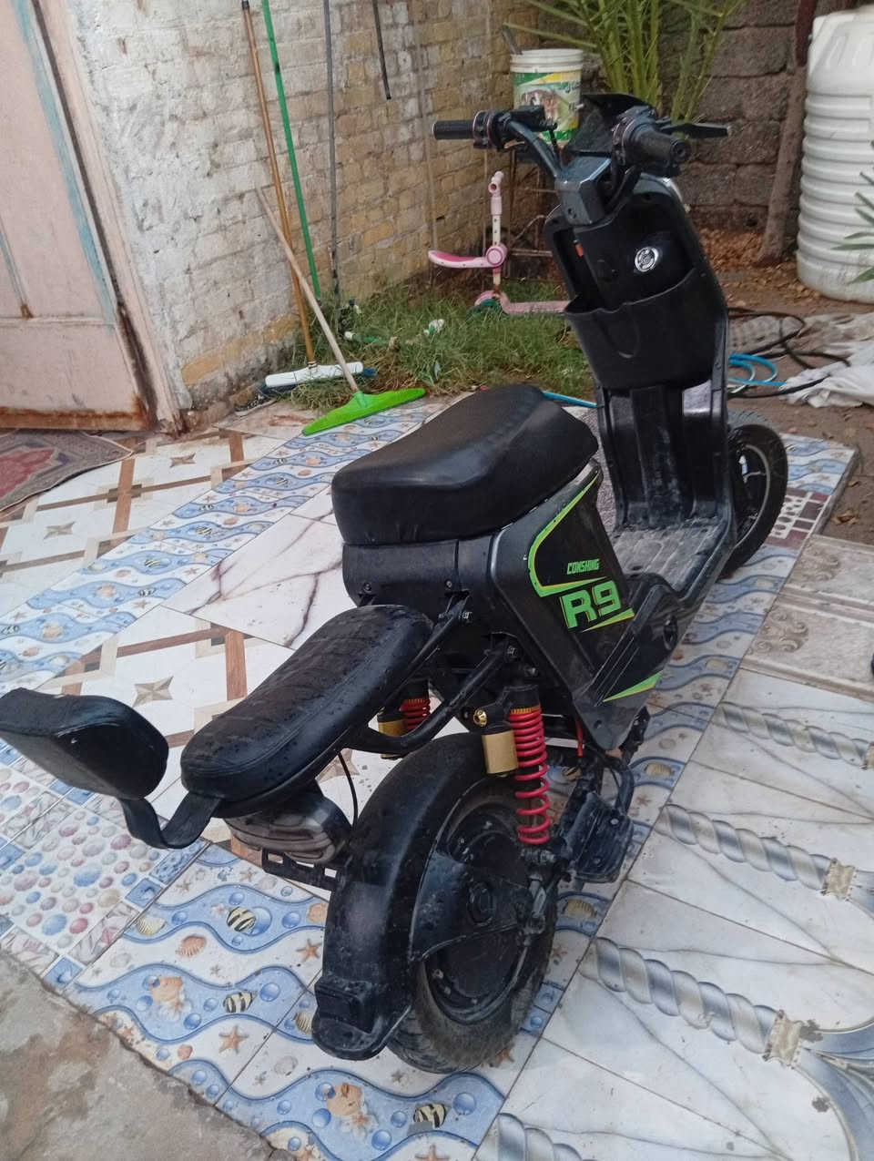 السلام عليكم ار9 ناقصها بطاريات السعر 150قفل العنوان البصرة الزبير البتروكمياويات  رقم الهاتف ***********

