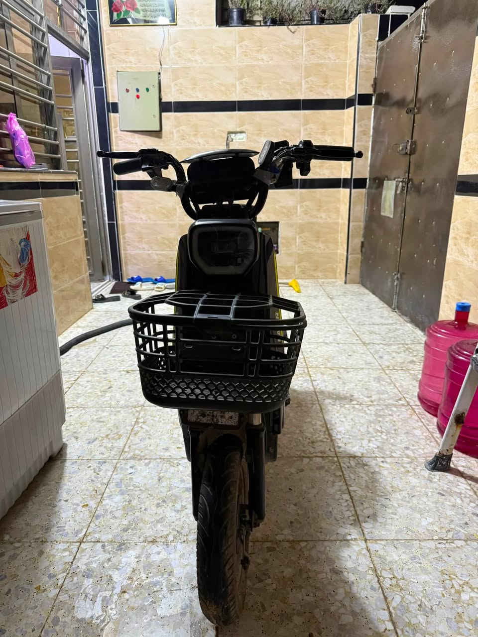 دراجة شحن نوع الريان نظيفة جدا وعلى الفحص تحتوي على 4 بطاريات بحالة جيدة السعر ٢٠٠ الف 
العنوان البلديات الضباط الثانيه ***********
