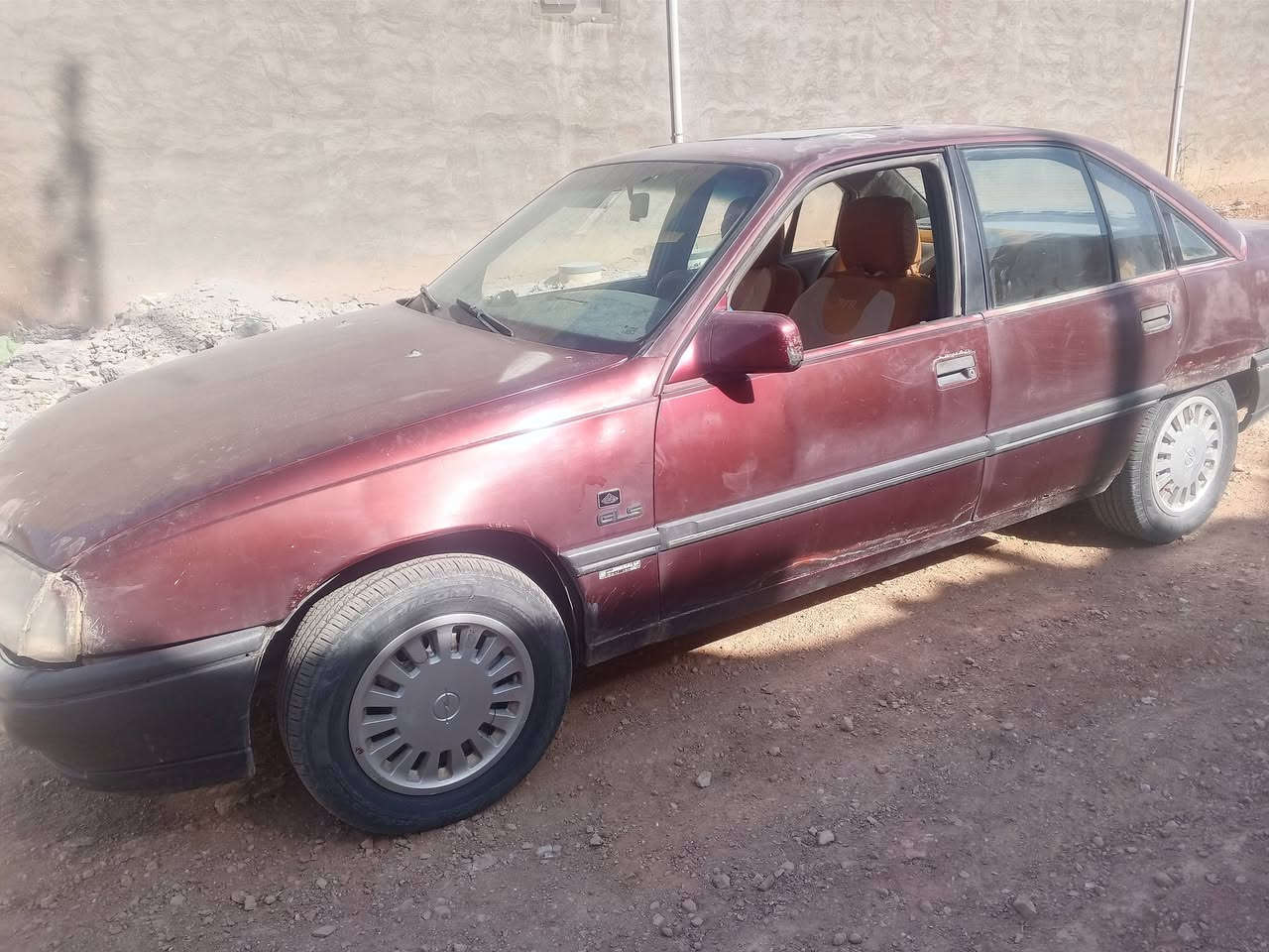 سلام عليكم عيني اوبل للبيع موديل 90 رقم انبار نكليزي كير محرك وكسن نضيف لون ماروني بلادي كير عادي تحويل مباشر مكان سياره انبار خالدية سعر 25  تصل إلى ***********
