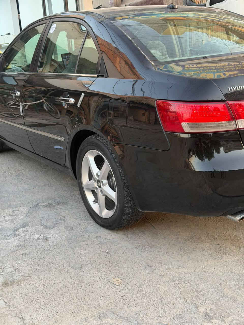 سلام عليكم لبيع سوناتا موديل 8 وراد امريكي ضرار جاملغ امامي وبل قبق الجنطه فقط بدون دواخل بدون سونار موجود الغود بدون شواصي سياره ليبل واحد مكينه 6 سلندر مكينه وكير مكفولات وخير من الله تبريد ثلج صدر خلفي امامي جديد سعرها 90 وبيهه شي قليل حك الجي مكاني ديالي بعقوبه التحرير ***********
