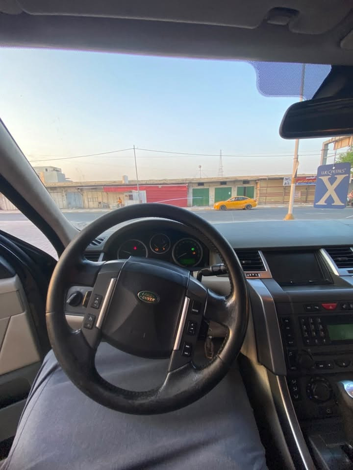 للبيع: رانج روفر (أدوات) 🚗✨
المواصفات:
 المحرك والجير: محرك وجير لكزس (محول وجاهز)
 التبريد والتدفئة: شغال وبأفضل حال ❄️🔥
 الكهربائيات: شغالة بالكامل بدون أي مشاكل
 الإطارات: جديدة ونظيفة
 المميزات: تحكم أزرار الستيرن شغال بالكامل
 الوضع: السيارة أدوات، جاهزة من كلشي وما تنقصها أي شغلة، شغل وأمش.
📍 المكان: صلاح الدين - تكريت
💰 السعر: 50 ورقة (5,000$) وفيها مجال بسيط لحق الجية 🤝
📞 رقم الهاتف: ***********[]
