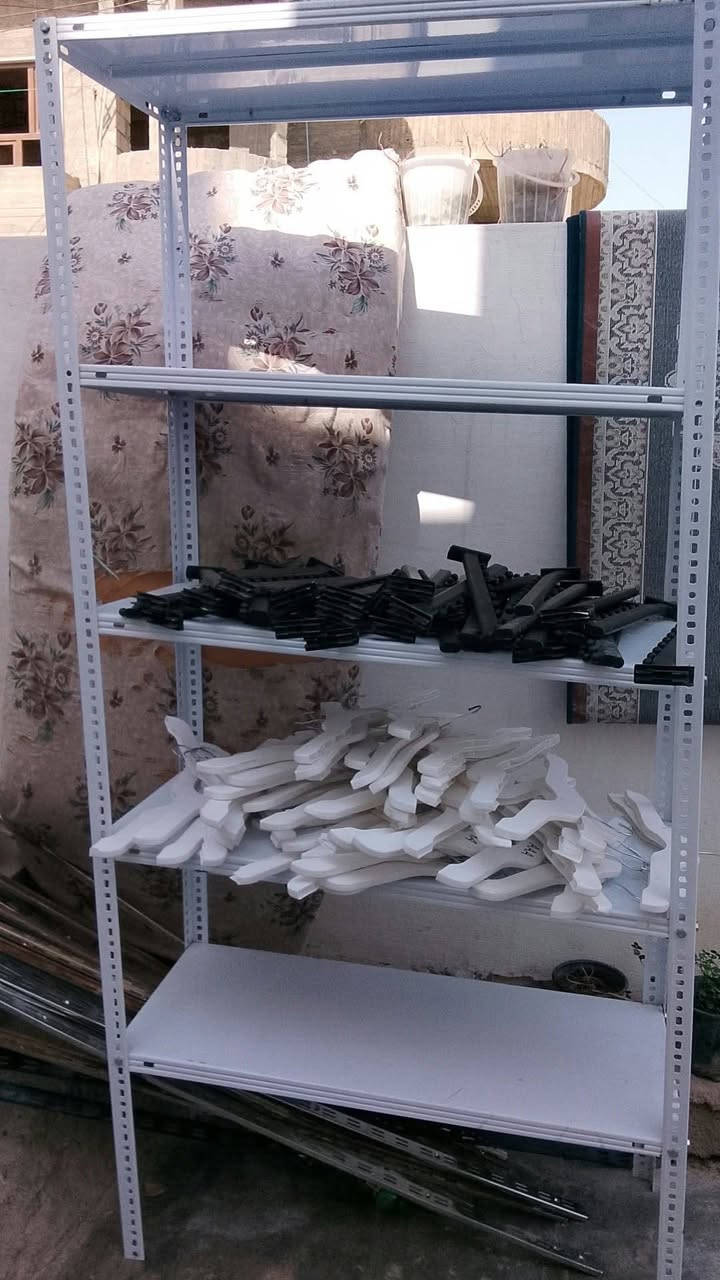 غراض محل • للبيع • سعر مناسب