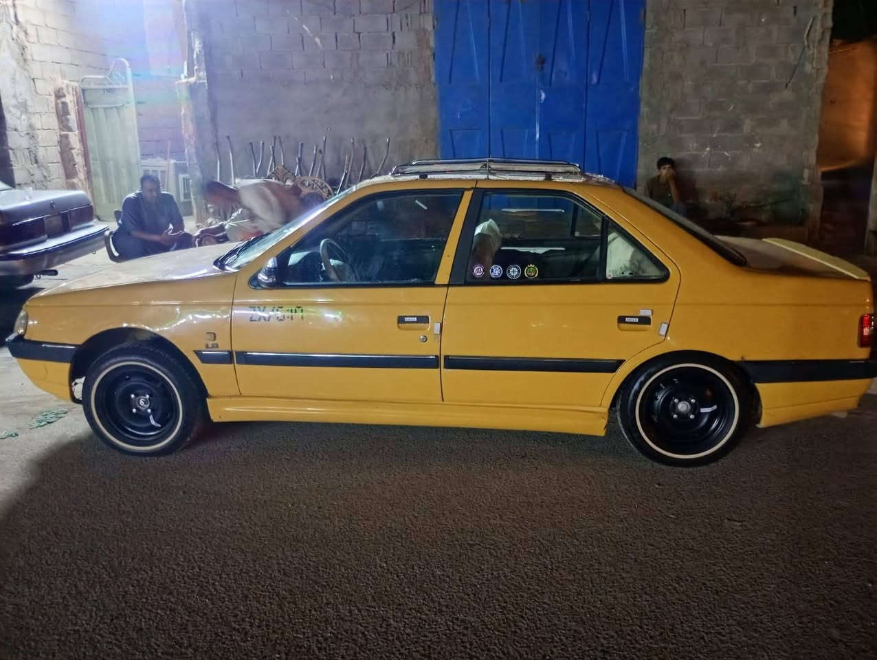 سلام عليكم  سياره للبيع بيجو مديل 405  مديل15مكنينة او كير او حدادية اوتخم تايرات خير من الله  سياره جاهزة او مكفولة بيهه بنيد مبدل سعر 35اوبيهة مجال قليل  سنوية 27 مكان نجف رقم مبايل***********
