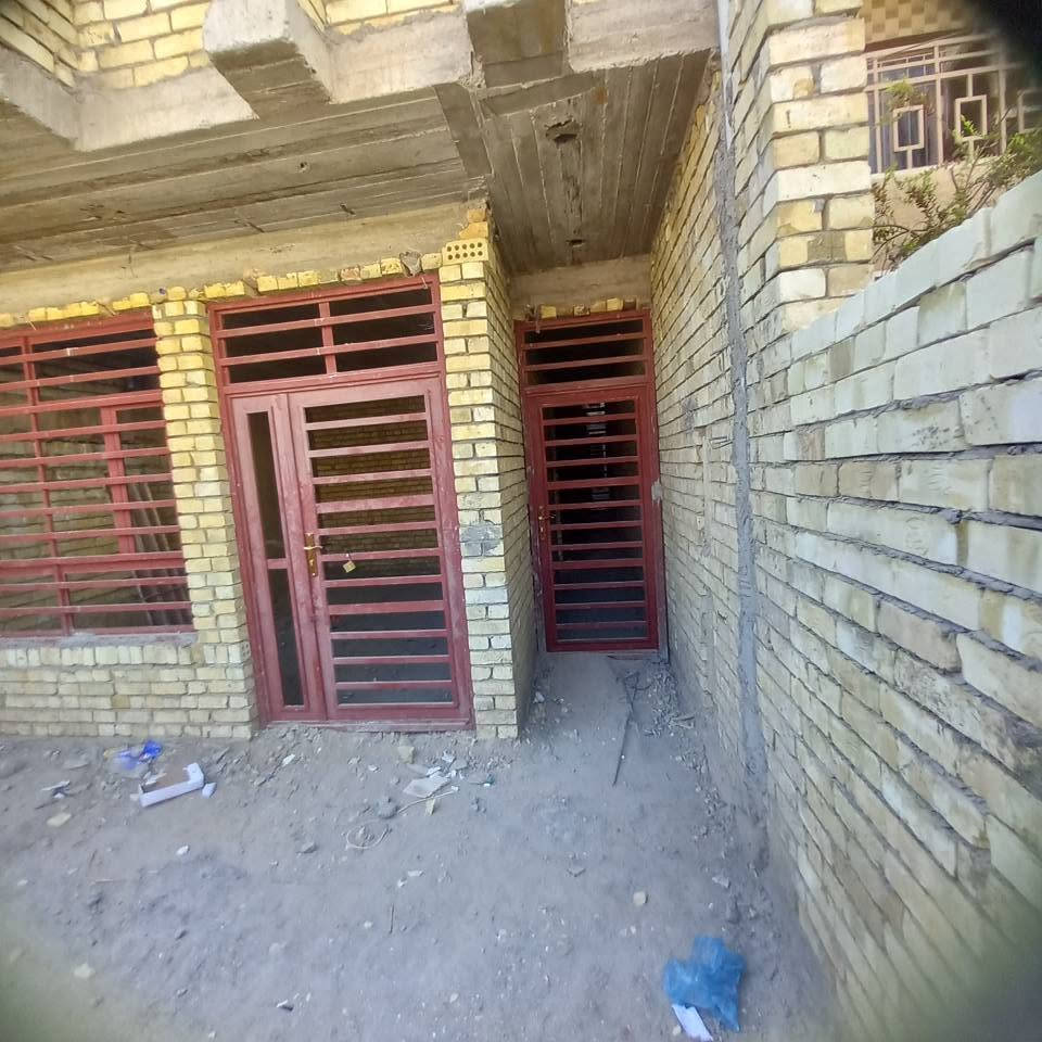 هيكل  150متر
صب كونكريت مسلح طابو صرف سكني طابقين 
يحوي على 
الطابق الارضي صاله و هول ومطبخ مفتوح نظام تركي  وحمام كبير وغرفه نوم ومنور على طول الدار 
الطابق الثاني ثلاث غرف نوم كبيره وحمام كبير 
السعر205مليون بي مجال للجاد علما ان معامله التحويل كامله من الامانه واصله للضريبه
 وابي الماء موجود وبورد وميزانيه الكهرباء  والمجاري 
تاسيسات  للدات وللكاميرات والسبالت  
الموقع الدوره  نهايه شارع الميكانيك  جنب منطقه الرواد وروضه الاقمار للإستفسار وارسال الفديوات واتساب *********** مهندس حسين صاحب الدار  بدون دلاليه 
علما الشارع عريض ومنطقه جيده وهادي جدا  قريبه على المدارس والروضة بغداد, العراق
