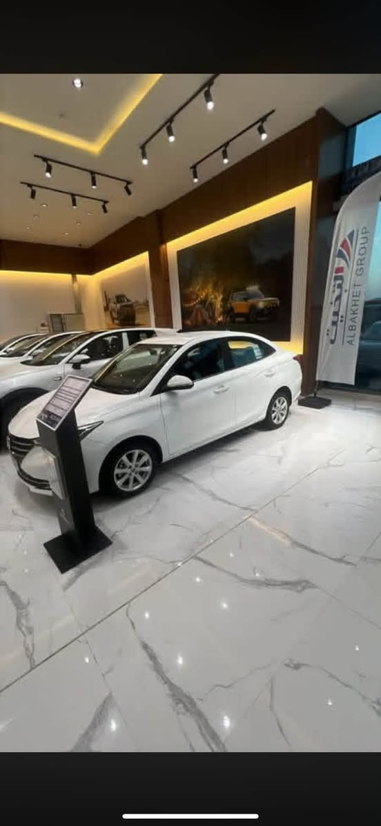 🚗 للبيع: شانجان ألسفن (Changan Alsvin) - زيرو / بحالة الشركة 🚗
المواصفات العامة:
 النوع والموديل: شانجان ألسفن (Changan Alsvin)
 اللون: أبيض
 الحالة: جديدة / زيرو (المقاعد بالأكياس والنيلون الأصلي)
 المحرك: 1.5 لتر (اقتصادي جداً في استهلاك البنزين)
 ناقل الحركة (القير): أوتوماتيك (Dual Clutch)
المميزات والتجهيزات:
 فتحة سقف كهربائية
 شاشة لمس وسطية مع نظام ترفيهي
 مقاعد جلد بتصميم أنيق
 أزرار تحكم بالصوت والنظام من المقود (تحكم طارة)
 حساسات خلفية مع كاميرا للركن
 نظام مكيف هواء ممتاز
 ويل كوروم / ويل سبورت ألمنيوم
 أنظمة أمان وتثبيت (ABS)
📌 التفاصيل والسعر:
 السعر: 17 مليون دينار عراقي
 الموقع: محافظة النجف الأشرف
 رقم التواصل / واتساب: ***********
📩 للجادين بالشرء، يرجى الاتصال بالرقم
