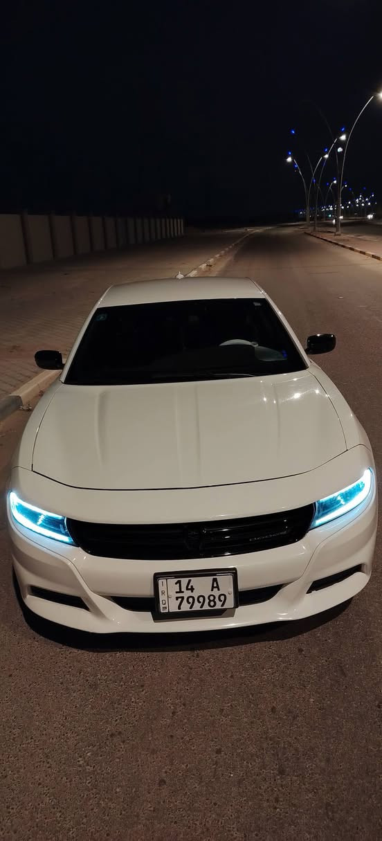 السلام عليكم جارجر للبيع مديل2023اصل محرك 3600وارد أمريكي ضررها جاملغ تبديل بلاد مع بارد باب السايق والي وره سايق أماكن بارد السياره باسمي ممشه السياره 31ميل السياره جديده واحله من الصور جاهزه على أخر حبه سعرها 225وبيها مجال حك الجيه مكان السياره البصره رقم ***********
