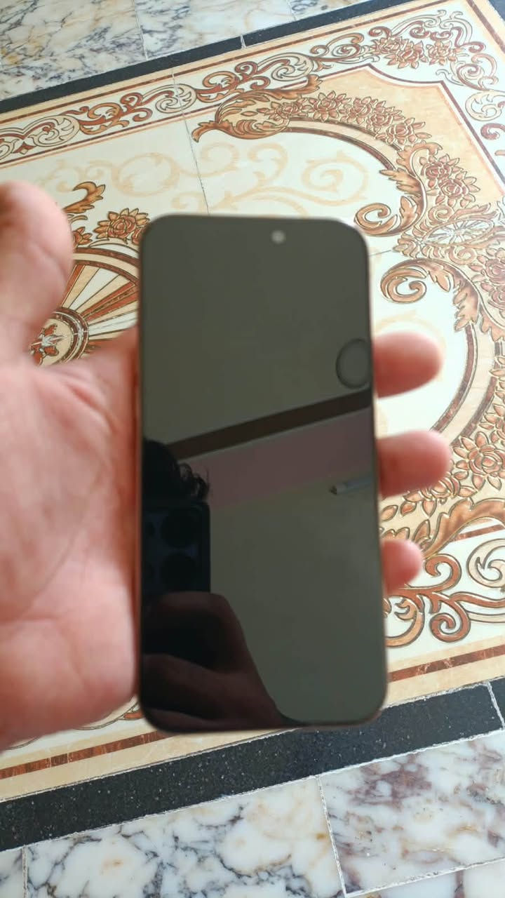 آيفون ١٦ برو ماكس • ٢٥٦ • بطارية ٩٠٪