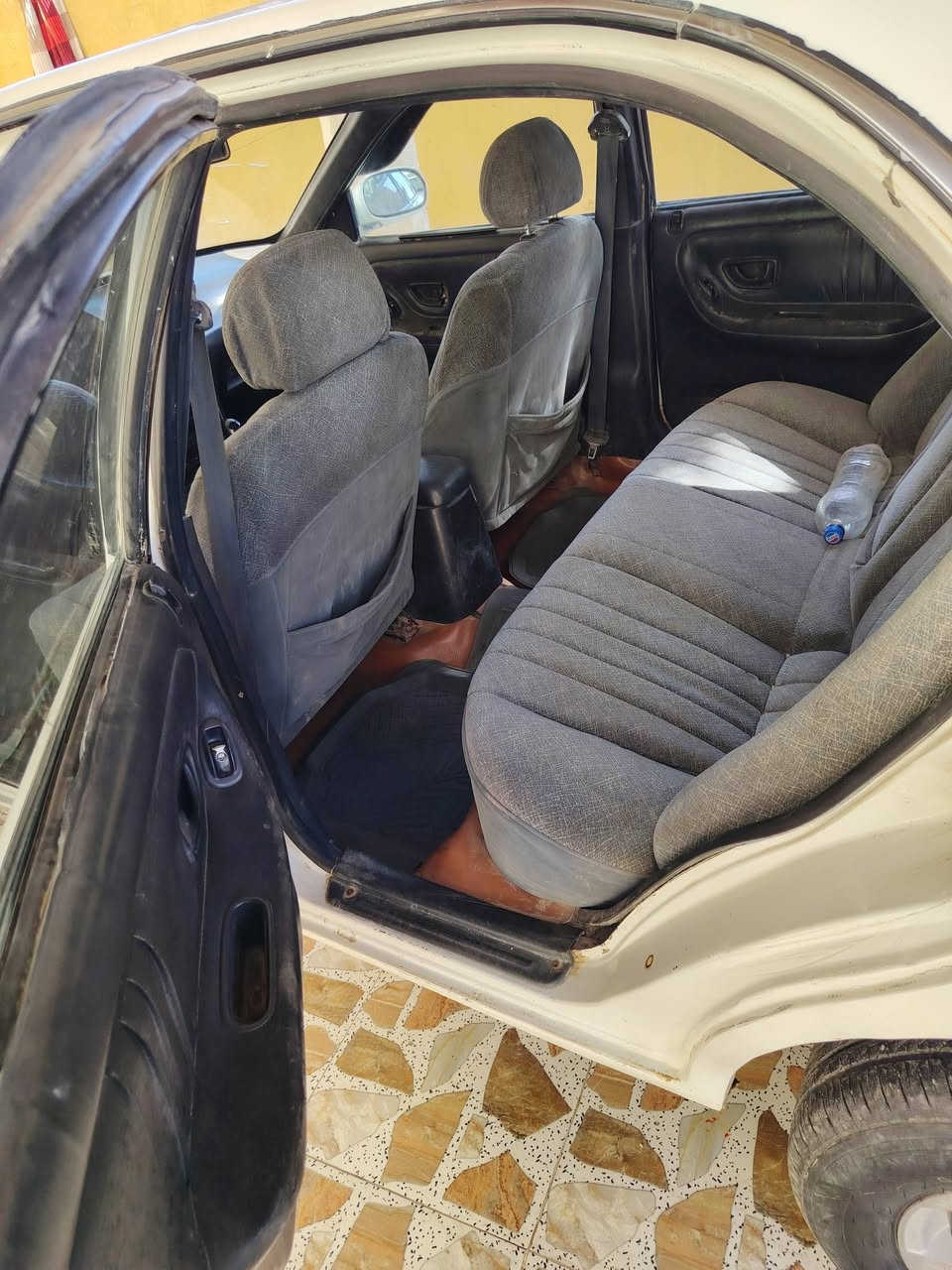 سوناتا للبيع موديل1994 محرك وكير خير من الله تخم تاير جديد باتري توني شاده  سياره نضيفه جدا من الداخل سياره بسمي رقم ديالى الاتصال على الرقم *********** رايده 35 وبيه مجال مكاني دياىى
