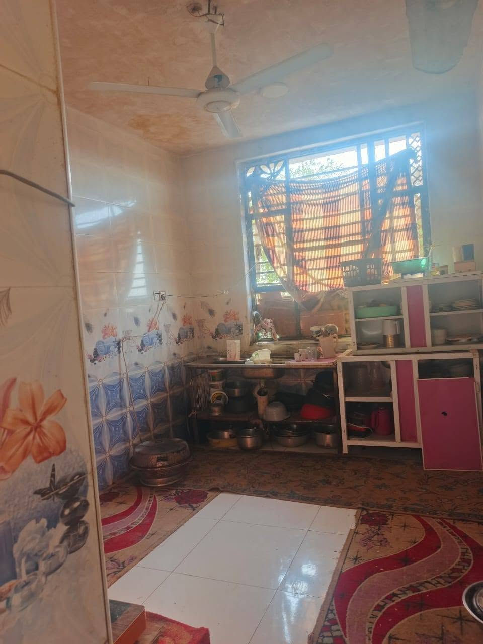 بيت للبيع زراعي مساحه 1100 متر مربع شارع شارعين
حي جوادين نزله ثالثه غريب جدا على شارع رئيسي 

بيت يحتوي على 3 غرف نوم مع صاله 7متر ديوانيه 7متر مطبخ 4في 5 مع صحيات داخلية وخارجية حوش كبير 800متر له بابين كل باب على شارع 

بيت سقف كونكريت مسلح 

سعر 85 وبيها مجال للطيبين 

ناصرية داخل المركز حي جوادين نزله ثالثه 

***********
