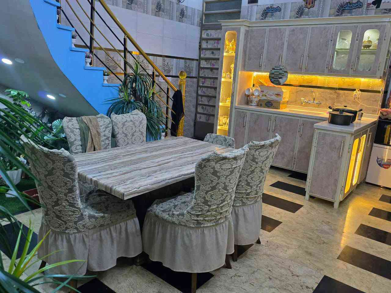 (( بغداد الجديدة قرب مصرف الرشيد ))أو قرب مستشفى العلماء معروض بيت حديث طابقين ملك صرف المساحة ١٢٥ متر الواجهة خمسة متر والنزال ٢٥ متر نضام سويت يتكون من استقبال وصالة كبيرة ومجمع صحيات داخلية وخارجية والطابق الثاني عدد غرف ٢ البناء ٢٠٣٢))للستفسار بآدارة الوسيط العقاري الاستاذعلي خلف الشمري *********** ((***********))للعازم على الشراء من المحافظات العراقية نحن في خدمتكم ((ملاحظة) )نستقبل كل عقارات المحافظات العراقية ننشرة ونعرضة في الموقع والمكتب الخاص بينا فقط ونعمل على بيعها بجهد بشرط (رسمية أصولية )
