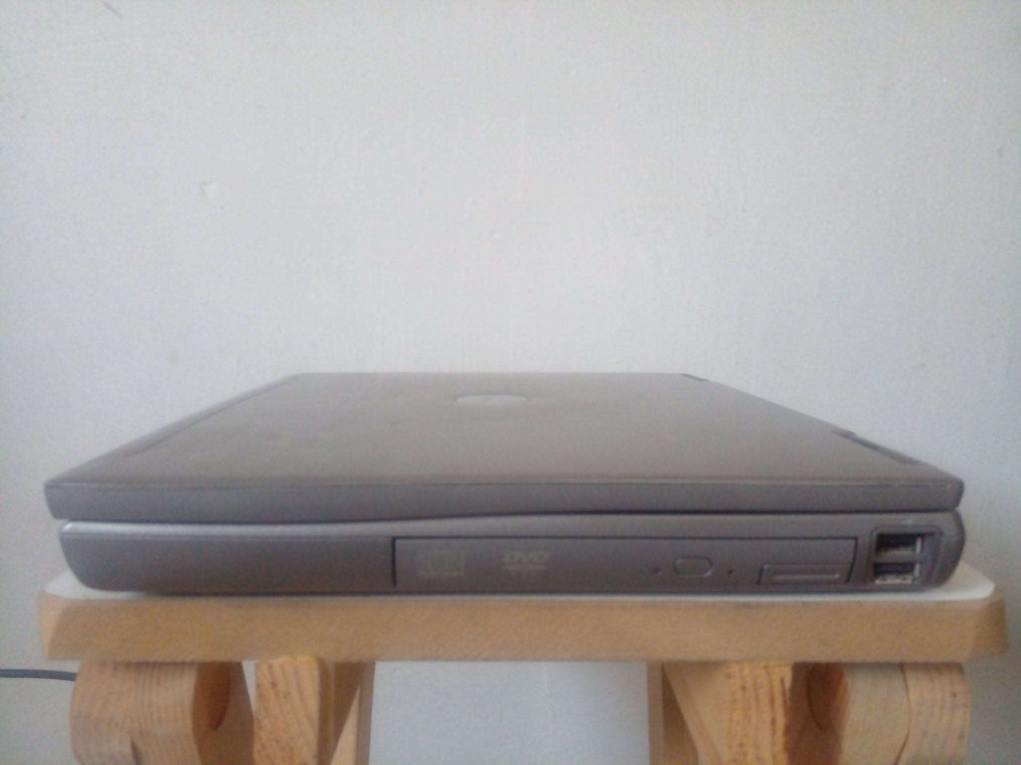 لابتوب DELL D610 
شغال بشكل جيد 
شاشة 14
معالج بانتيوم
رام 1G
هارد 40G
مشغل اقراص
ملاحظة البطارية ضعيفة  لابتوب يعمل مباشرة على الكهرباء   لابتوب يباع بدون شاحن  سعر 30 الف بغداد شارع فلسطين  ***********
