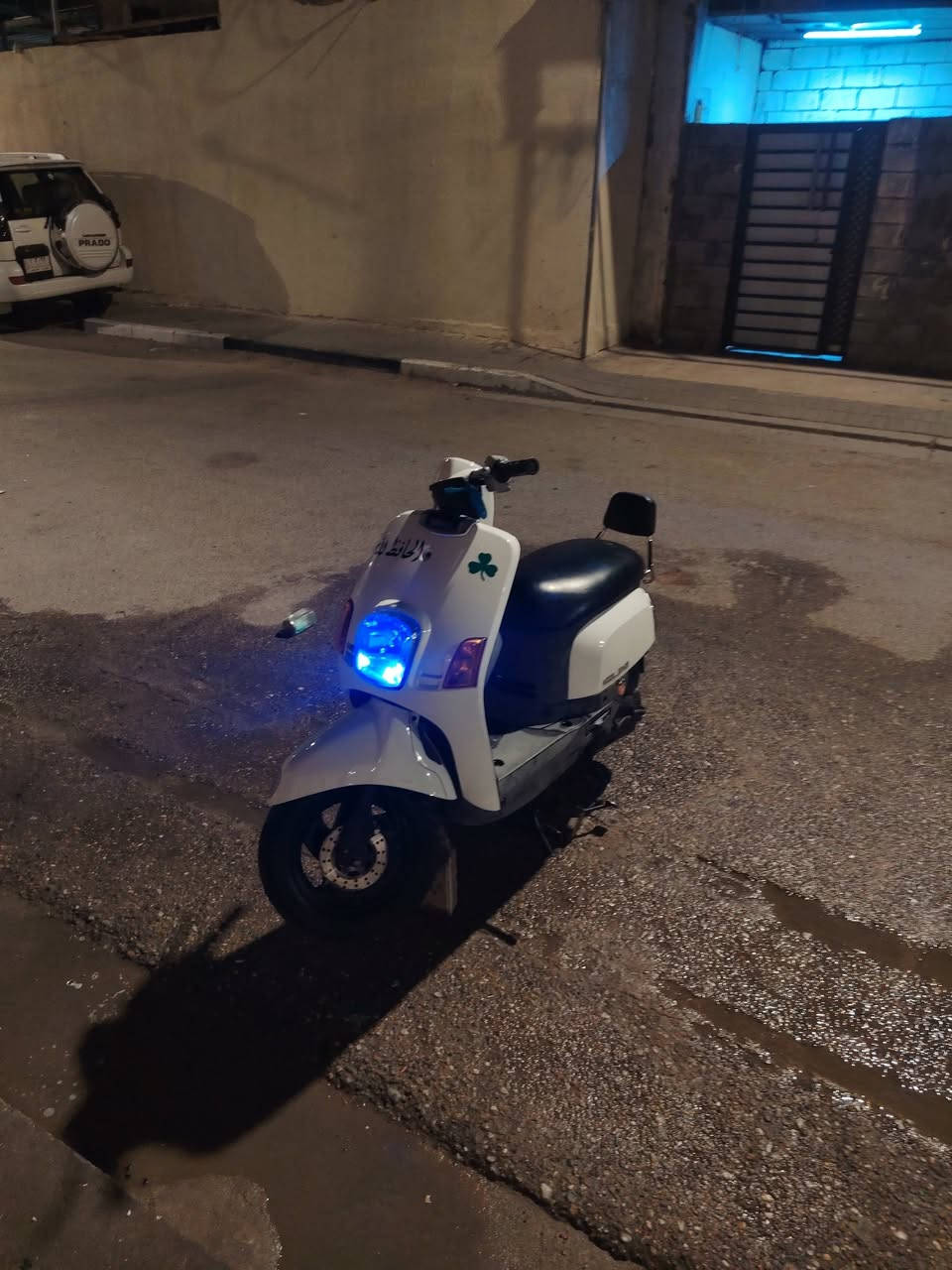 بوليس كابريته رمبه اخت جديده ما صار شهرين من نازله لو ما لعوز ما ابيع لن حلوه وشلعه ومعدل دل فول دراجه سلف من لمشايه لي هسه ما بيه حيل ابدله لن ما عدي هندر واحد تشتغل تحي وشوف تلمع امع دراجه اشاير رباعيه كشي شغال كيج بانزين كشي شغال لا اتعبك ولا اكلك سعر خاص مثل هذول نماذج سعرها بواحد ومجال قليل عنوان بصره 5ميل اتصل *********** واتساب
