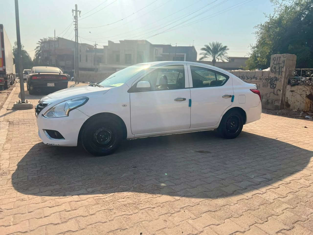 السلام عليكم
نيسان سني ٢٠٢٠ 
السياره بيها تبديل قطعه وحده البنيد 
وبيها بوارد 
ماشيه 142 فقط 
عليها ادامه كامله 
حداديه جديده 
منضومه بانزين جديده
مكاني بغداد 
والسعر ٨٦ وبيها مجال 
***********
